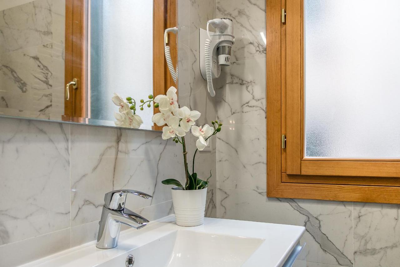 Venetian New Style @ Ca' D'oro Apartment